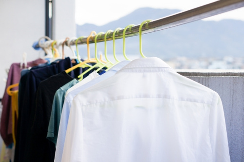 賃貸物件の狭いベランダでも工夫次第！洗濯物を干すためのコツを公開