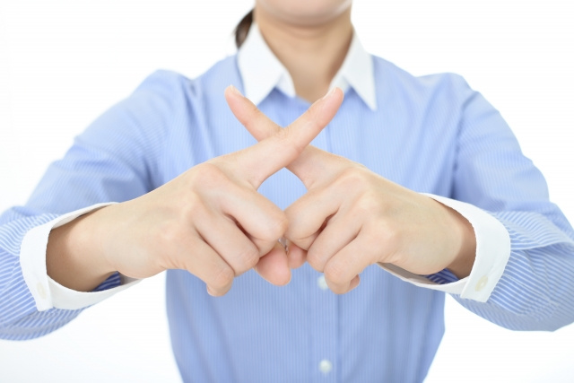 傘の撥水性を弱らせてしまうことは？