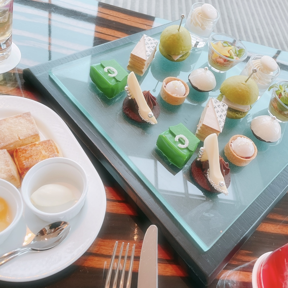 アフタヌーンティーで贅沢気分♪の画像
