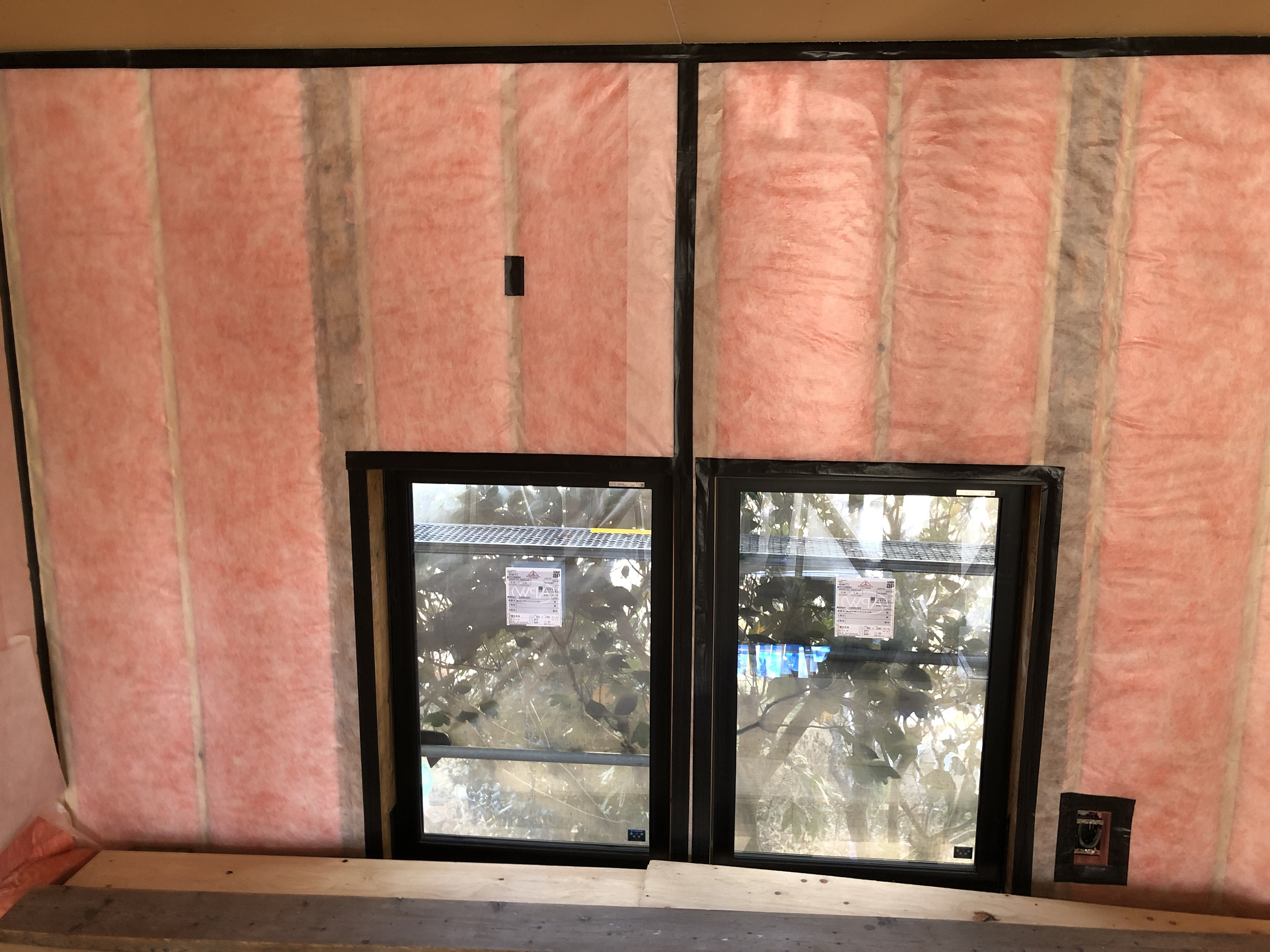 丁寧なグラスウール施工