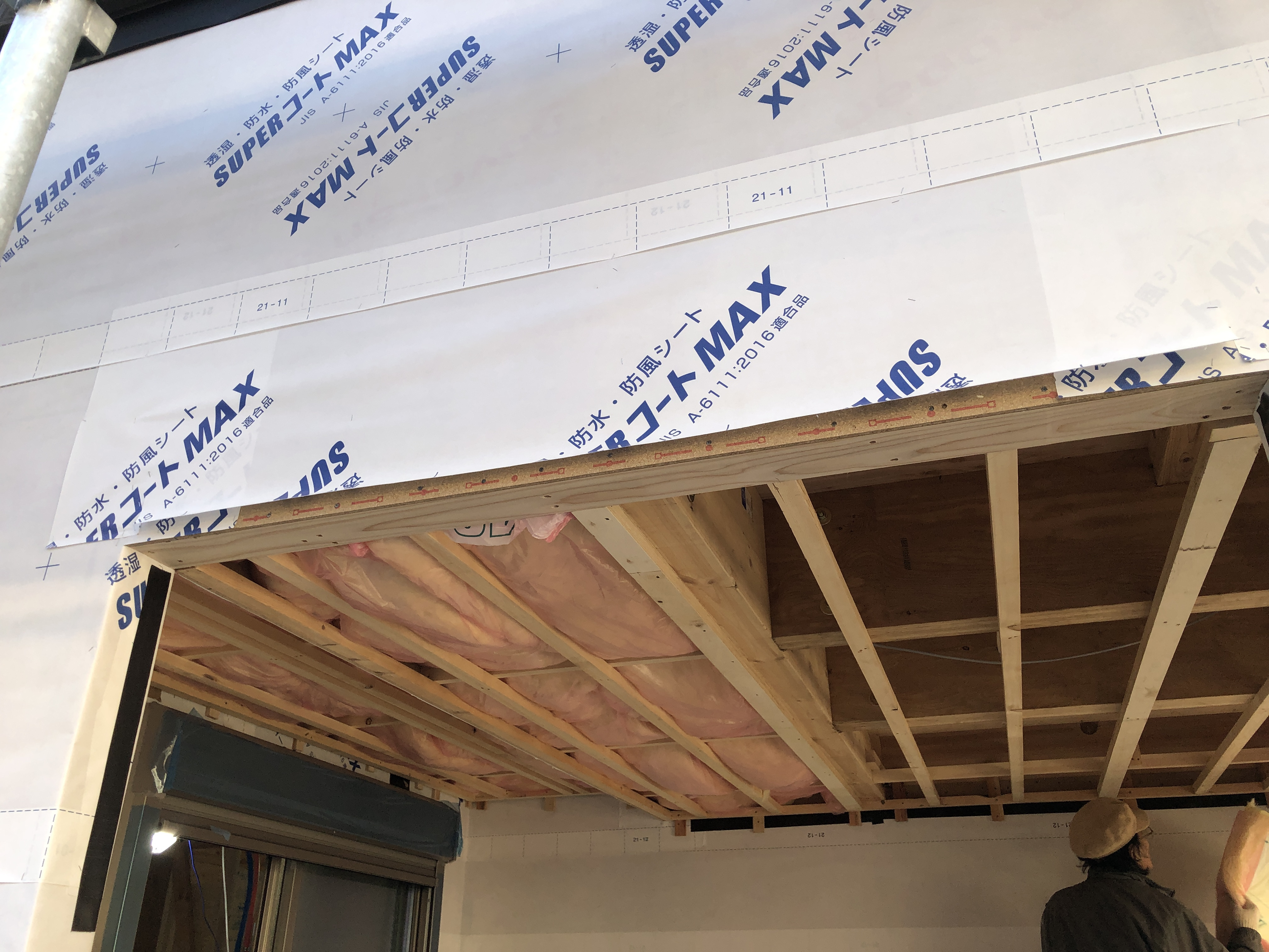 ビルトインガレージ上の断熱施工