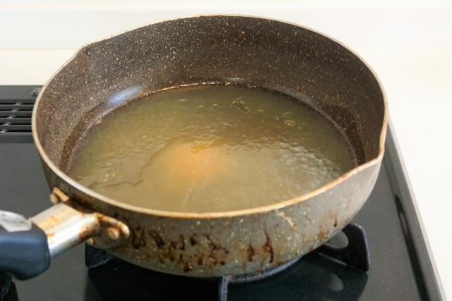 使用済み食用油の正しい捨て方とは