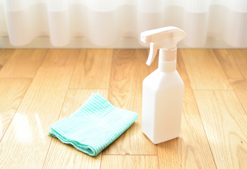 賃貸物件のフローリングのカビや変色！正しい掃除の方法とやってはいけないこととは？