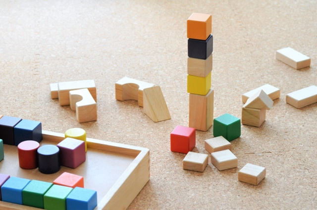 賃貸の床にコルクマットを敷くさいの注意点とは