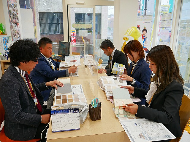 JR奈良駅前店のプレゼン案打ち合わせ
