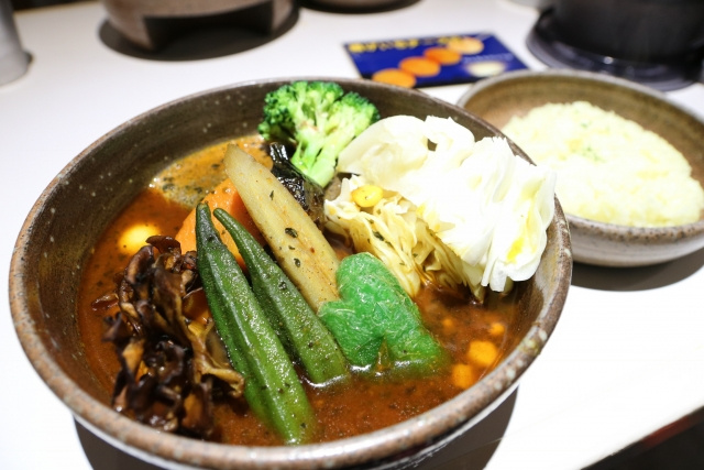 人気テレビドラマ出演で話題を呼んだ渋谷区恵比寿にある有名カレー店とは？