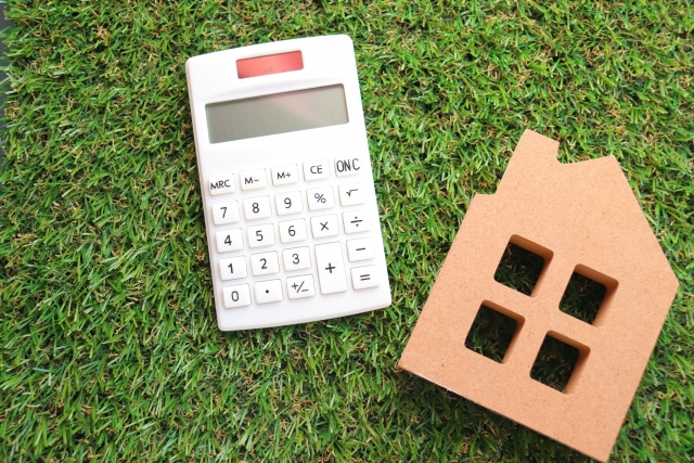 【住みながら不動産を売却する場合のメリットとデメリットとは？上手に売るコツも！】の画像