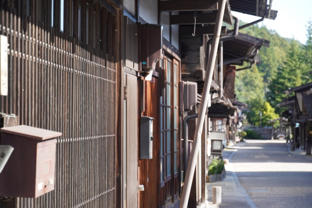 長屋の不動産売却が難しい理由とは？上手に売却するコツもご紹介