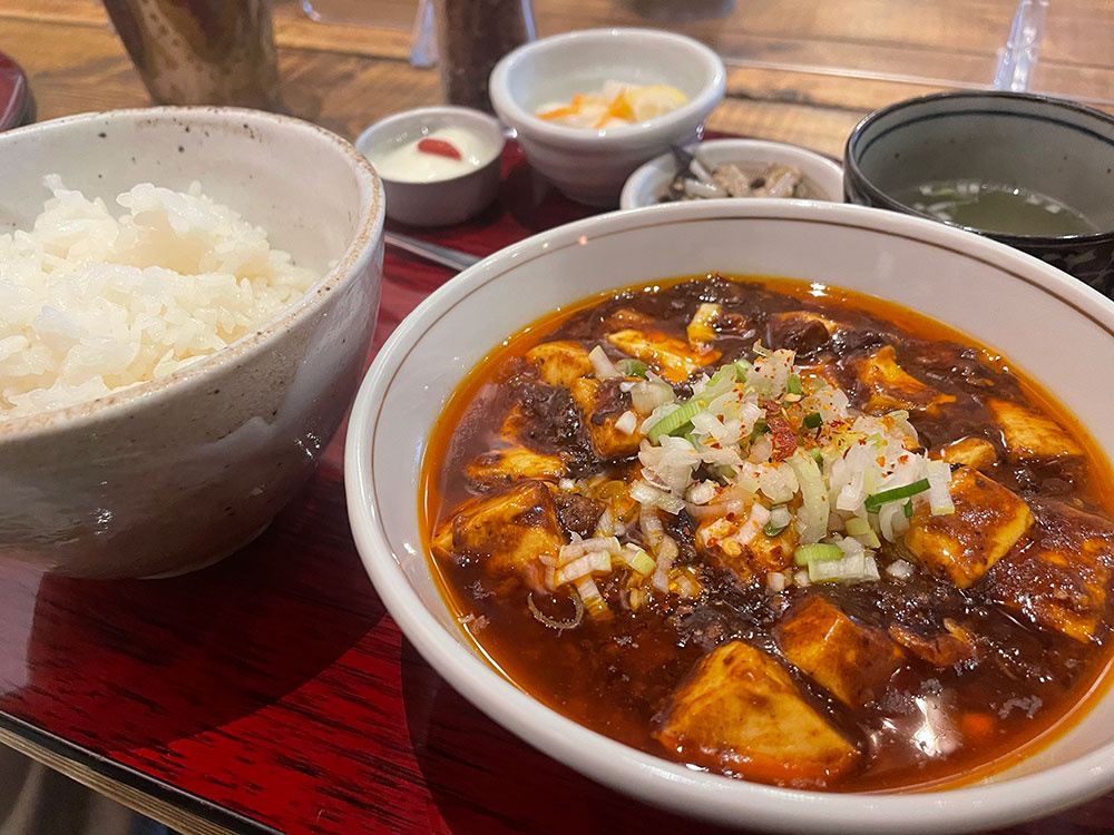 くせになる本格麻婆豆腐（かかん鎌倉本店）の画像