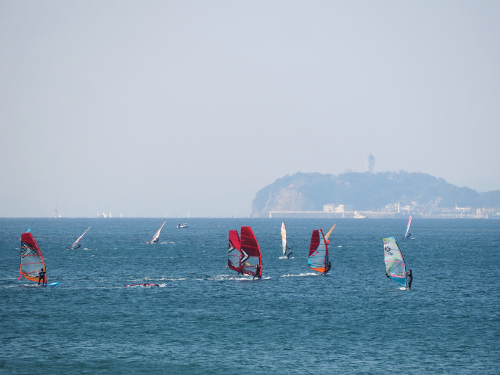 週末の逗子海岸（2021.11.20）の画像