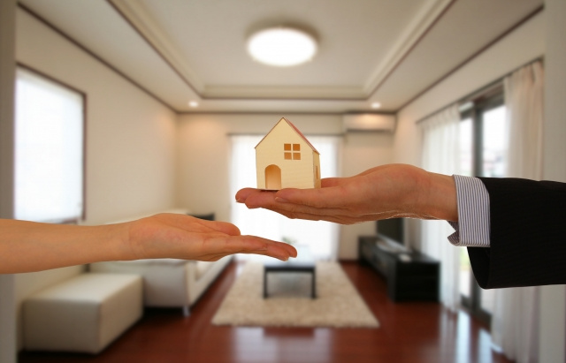 住宅ローンの支払いに困ったら検討すべき不動産の任意売却とは？の画像