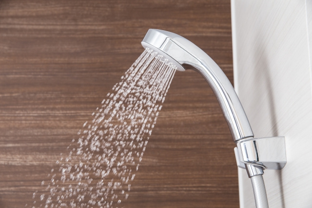 シャワーの水圧が弱いのはなぜ？水圧が弱い原因や対策方法をご紹介！の画像