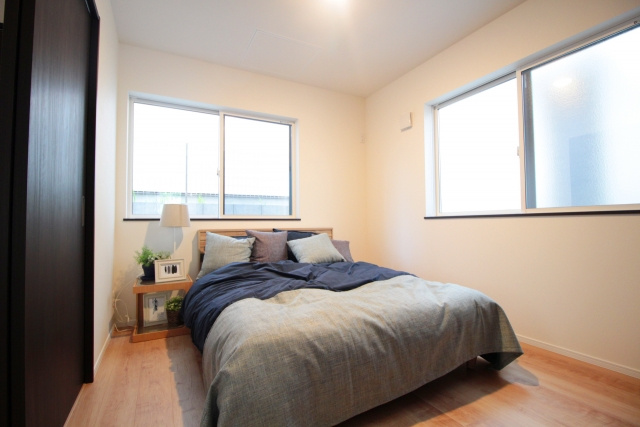 夫婦の寝室の広さは 室内レイアウトのコツや注意点も解説 広島市の戸建て ノアザホーム株式会社 夫婦の寝室の広さは 室内レイアウトのコツや注意点も解説 広島市の戸建て ノアザホーム株式会社