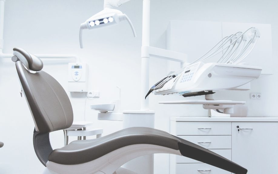 新宿駅周辺でおすすめの歯科医院②「新宿野村ビル歯科クリニック」