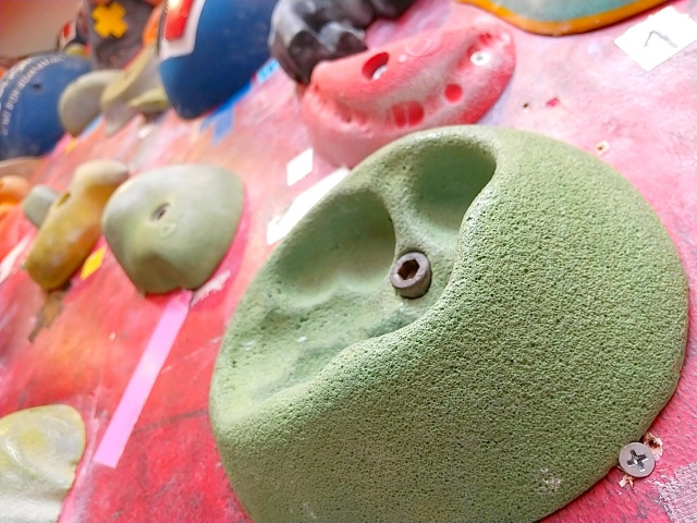 津田沼駅の「グリーンアローボルダリングパーク」でボルダリングに挑戦！