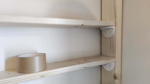 賃貸物件でDIYをするときに便利な器具ディアウォールとは？