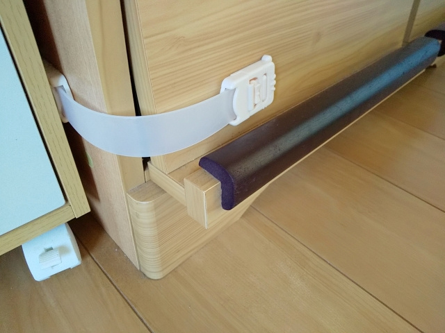 まずは家具への安全対策を