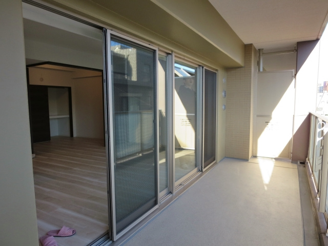 賃貸物件で怠りがちなベランダ掃除 注意点は 霞ヶ関 鶴ヶ島の賃貸 不動産情報は株式会社白金商事