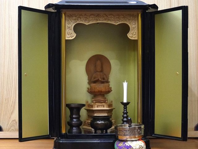 家の売却時に仏壇はどう処分すれば良い？処分方法や注意点を解説！