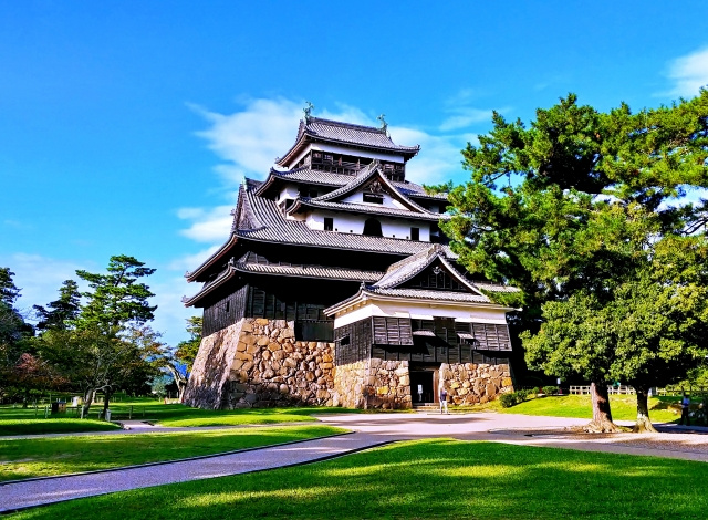 松江市にそびえる国宝「松江城」のみどころとアクセス情報をご紹介！