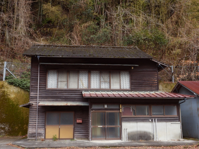 空き家を売りたい方に！現状のままか更地にするか売り方をご紹介の画像