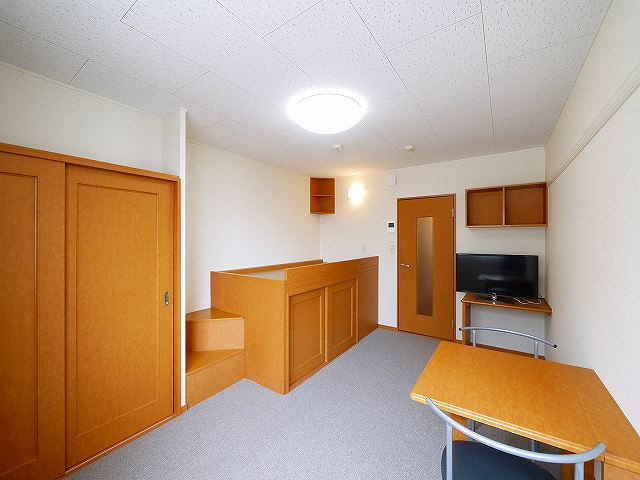 レオパレスリバーヒルの室内写真1