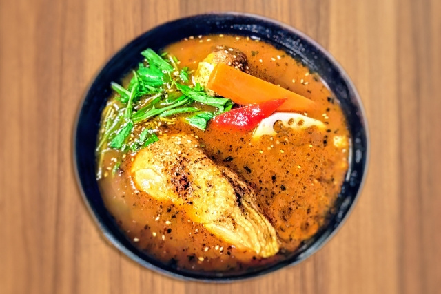 札幌を代表する人気グルメの1つ「スープカレー」の魅力についてご紹介！