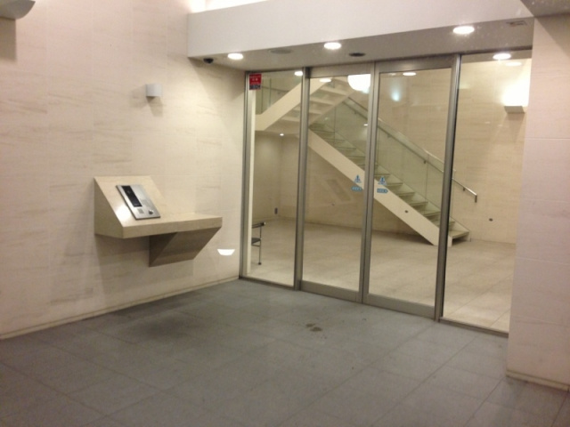 賃貸物件を住むときに知っておきたいオートロックの重要性と注意点