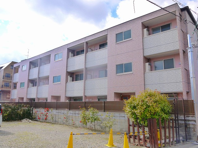 ラヴィエール奈良女子大前の外観写真