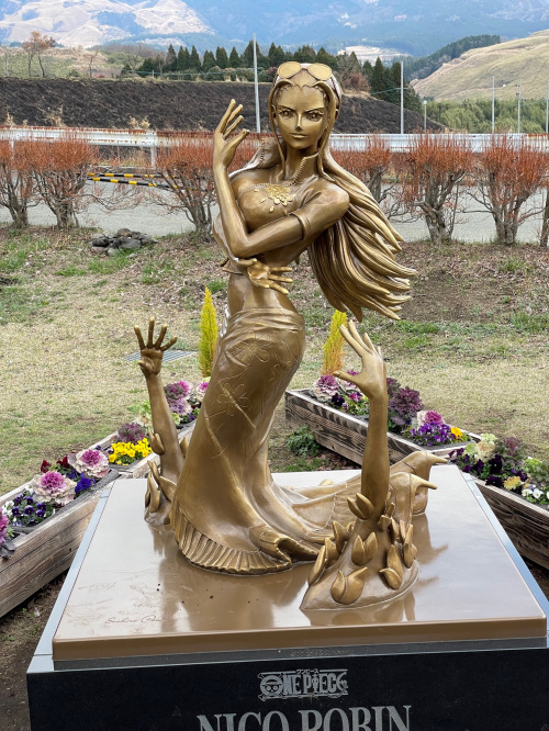 熊本復興プロジェクト⑧　南阿蘇村　ONE PIECE　ロビン像（熊本市　不動産）の画像