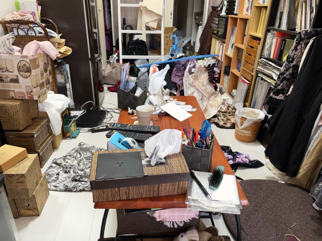 物が多く足の踏み場もない・・・の画像