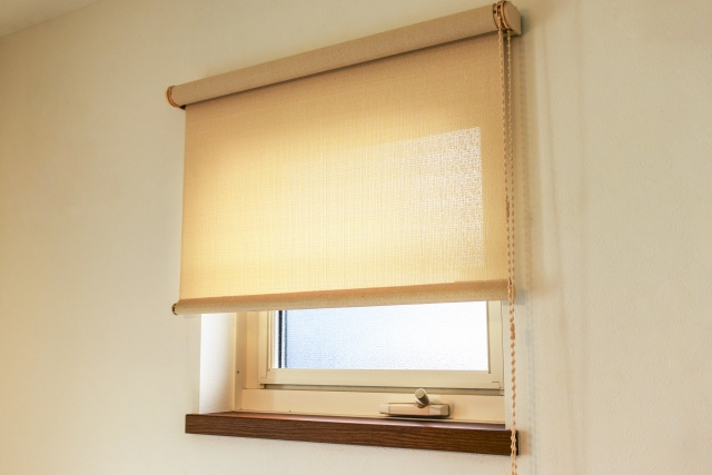 自宅購入後にロールスクリーンを設置するメリット・デメリットとは？