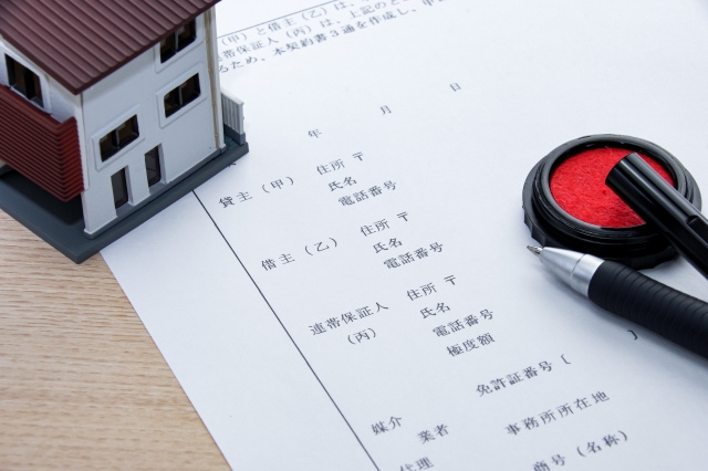 賃貸借契約時に必要な保証人や保証会社とは？条件や相場をご紹介の画像