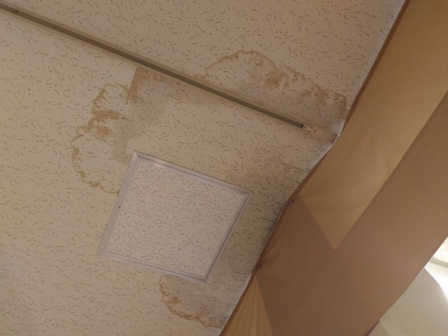 雨漏りのある家を売却したいときに知っておきたいこととは？の画像