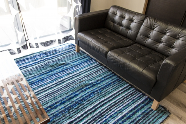 賃貸物件におけるカーペットのシミの費用負担と対処法をご紹介