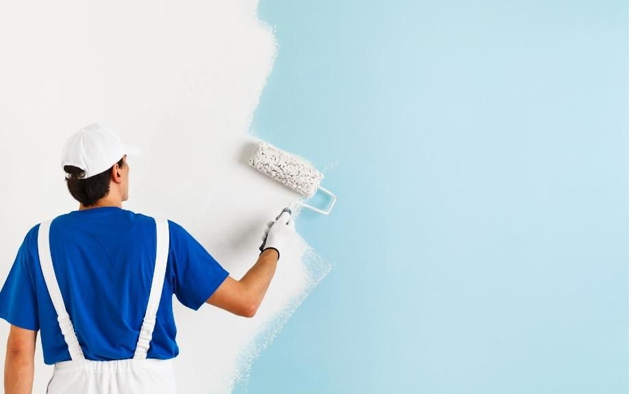 倉庫の外壁塗装の耐用年数はどのくらい？塗料の種類別にご紹介