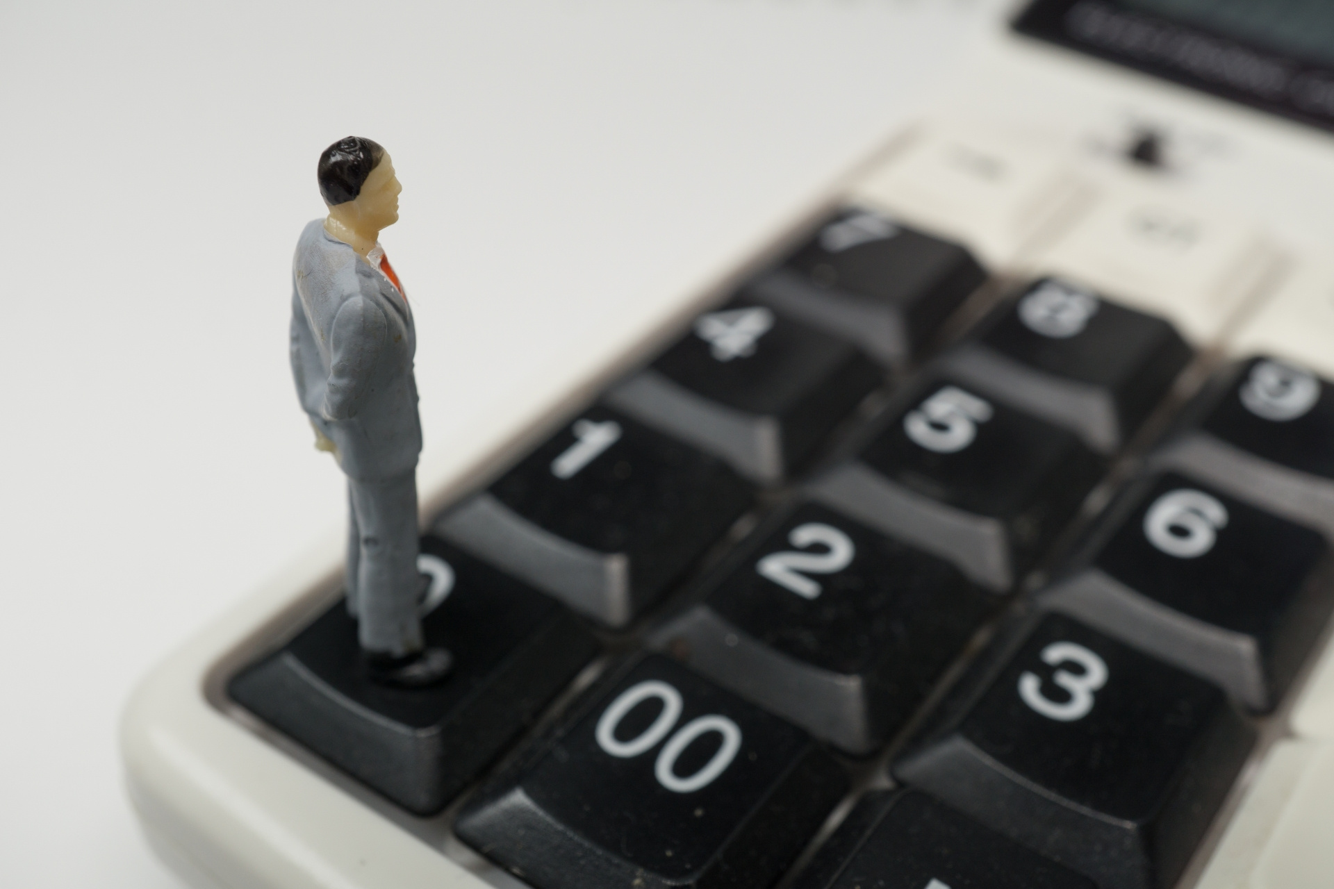 法人で不動産売却をした場合の税金は？計算方法や節税方法をご紹介！