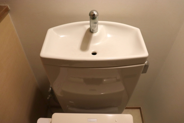 水洗トイレのタンクの上の蛇口って手を洗う所？ ～日高市高麗川駅前不動産コラム～の画像