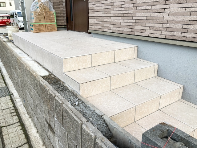 隣地と高低差のある土地を売却する方法とは？がけ条例についても解説！の画像