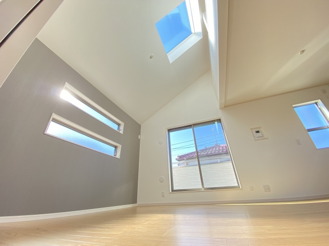 不動産購入で気になるトップライトとは？メリットとデメリットもご紹介
