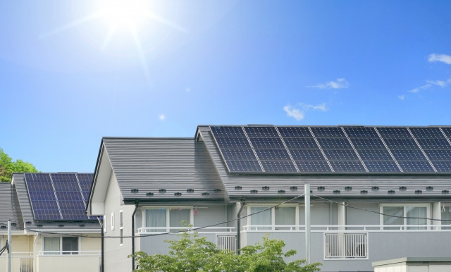 太陽光発電のある家は高く売却できる？売却方法とコツをご紹介！の画像