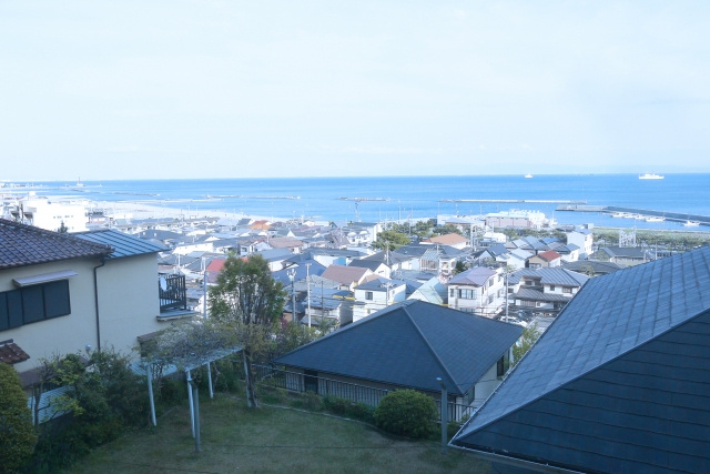海沿いにある不動産を購入するってどうなの？そのメリットとデメリットの画像