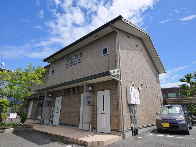 ルンルアン高畑の外観写真