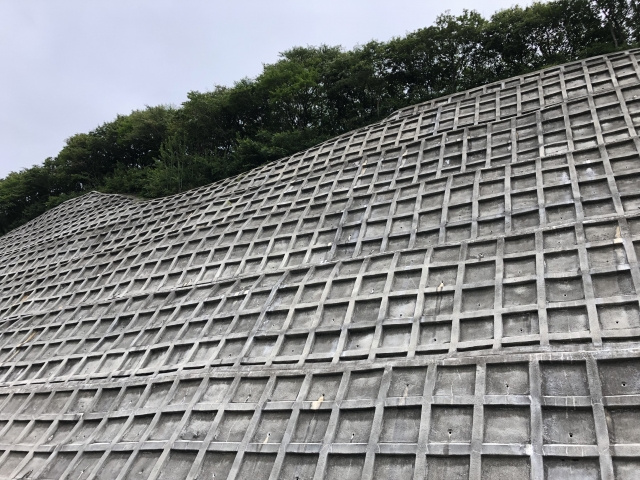 擁壁のある不動産とは？購入する場合の注意点もあわせてご紹介！の画像