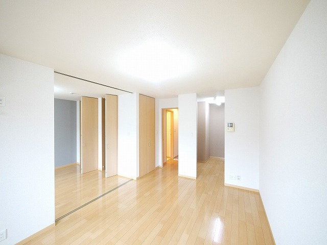 ルンルアン高畑の室内写真1