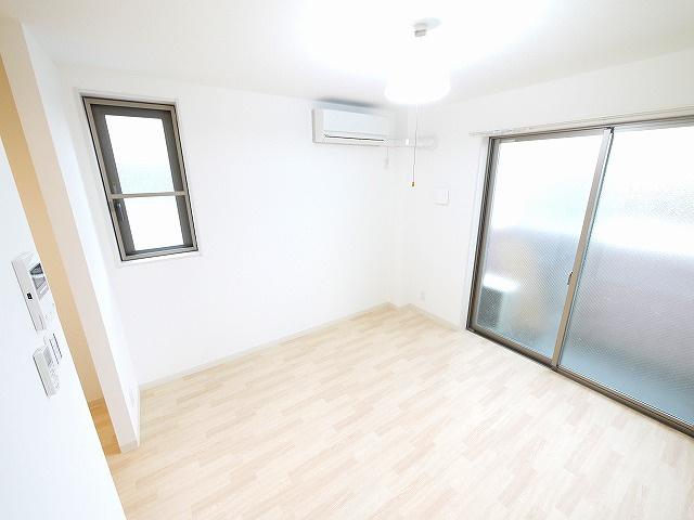 ラヴィエール奈良女子大前の室内写真1