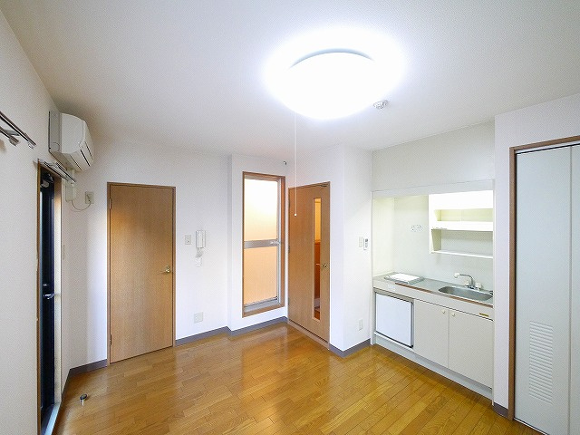 セントラルハイツ千代の室内写真1