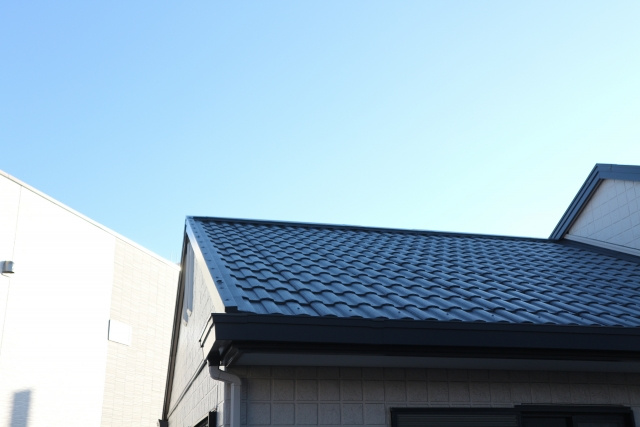 一戸建ての屋根修理の時期と費用とは？火災保険で節約する方法もご紹介
