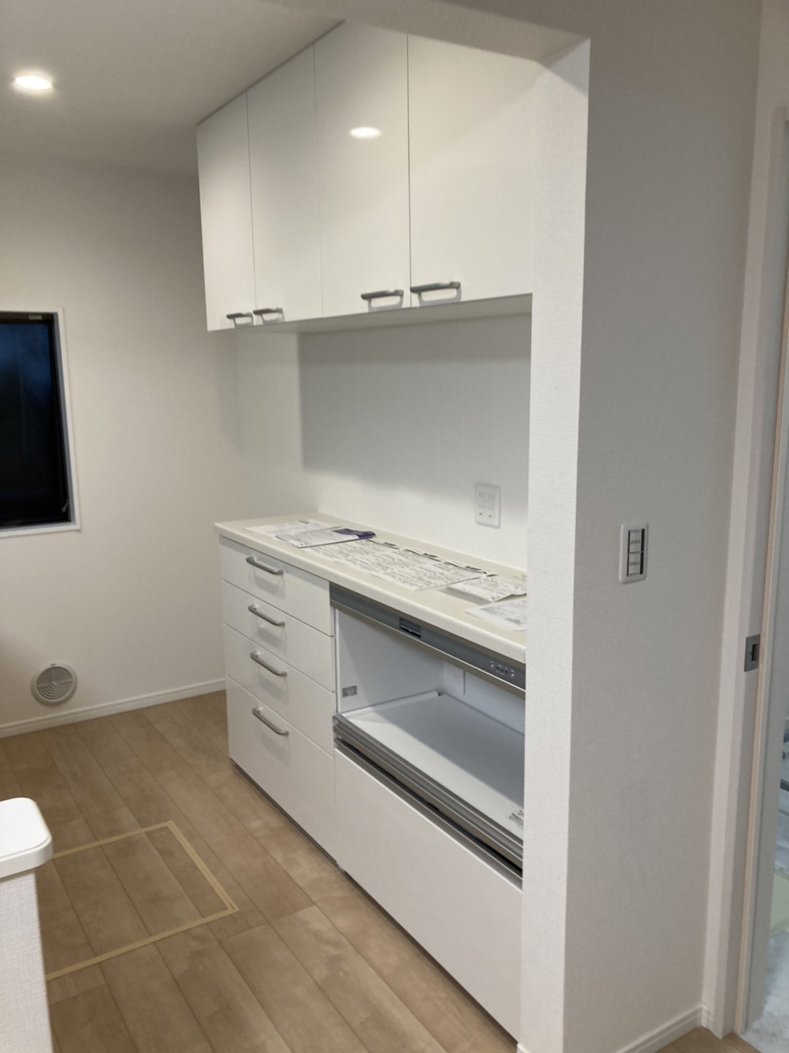 カップボードの取付の画像