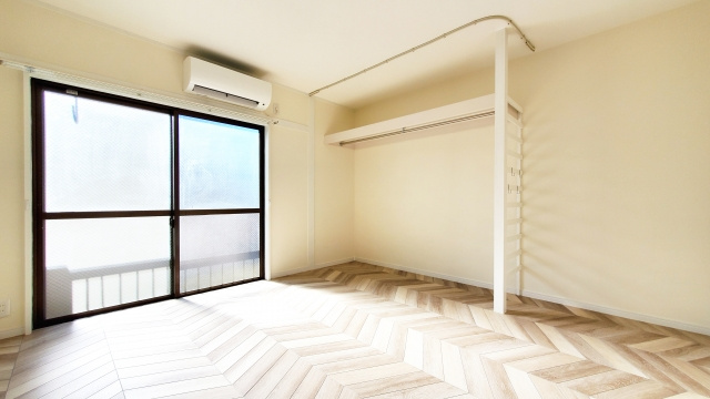 部屋の広さが10畳とは？一人暮らしでの使い勝手やレイアウト例を解説の画像